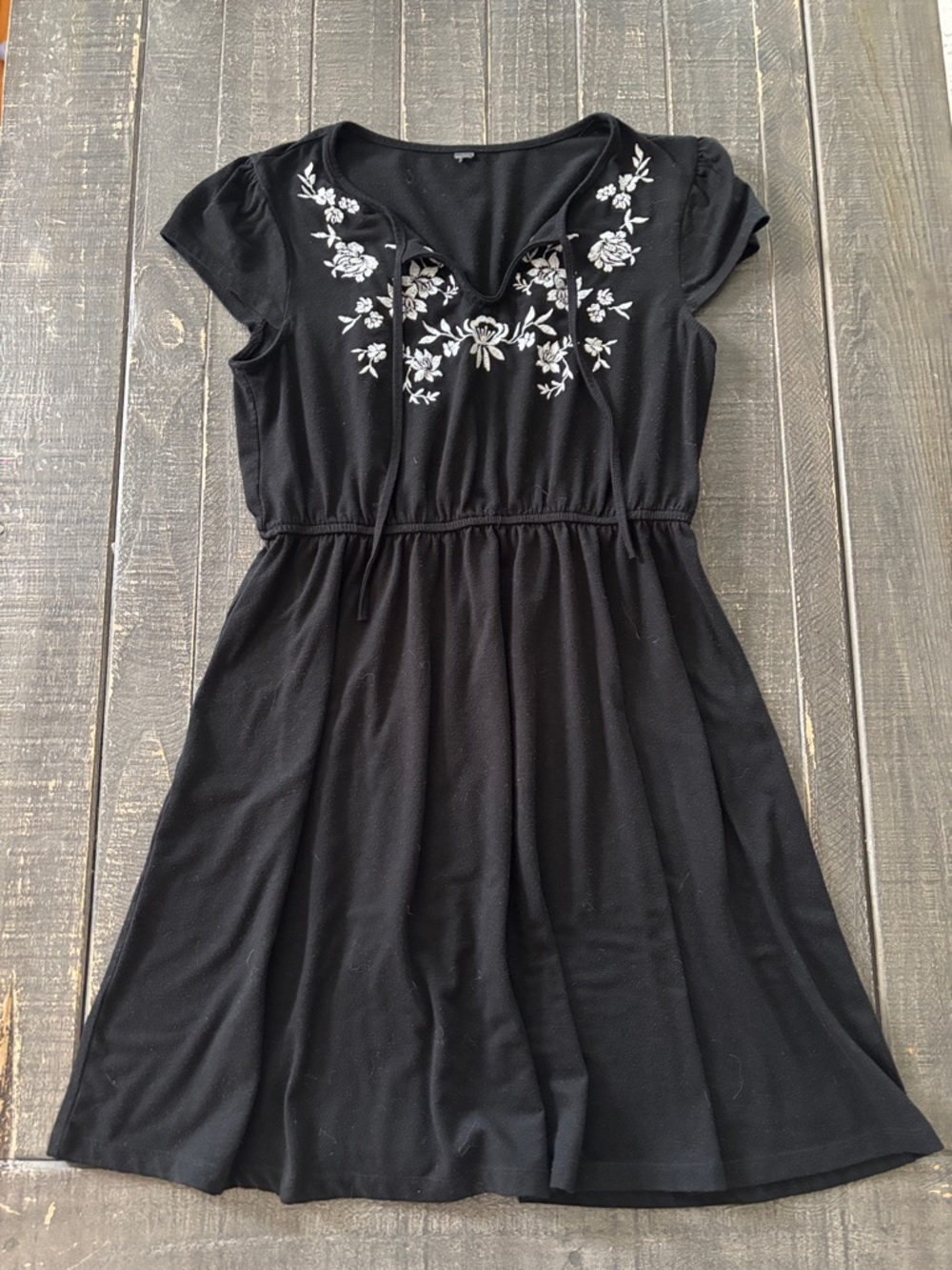 Black Floral-Embroidered Short Sleeve Dress